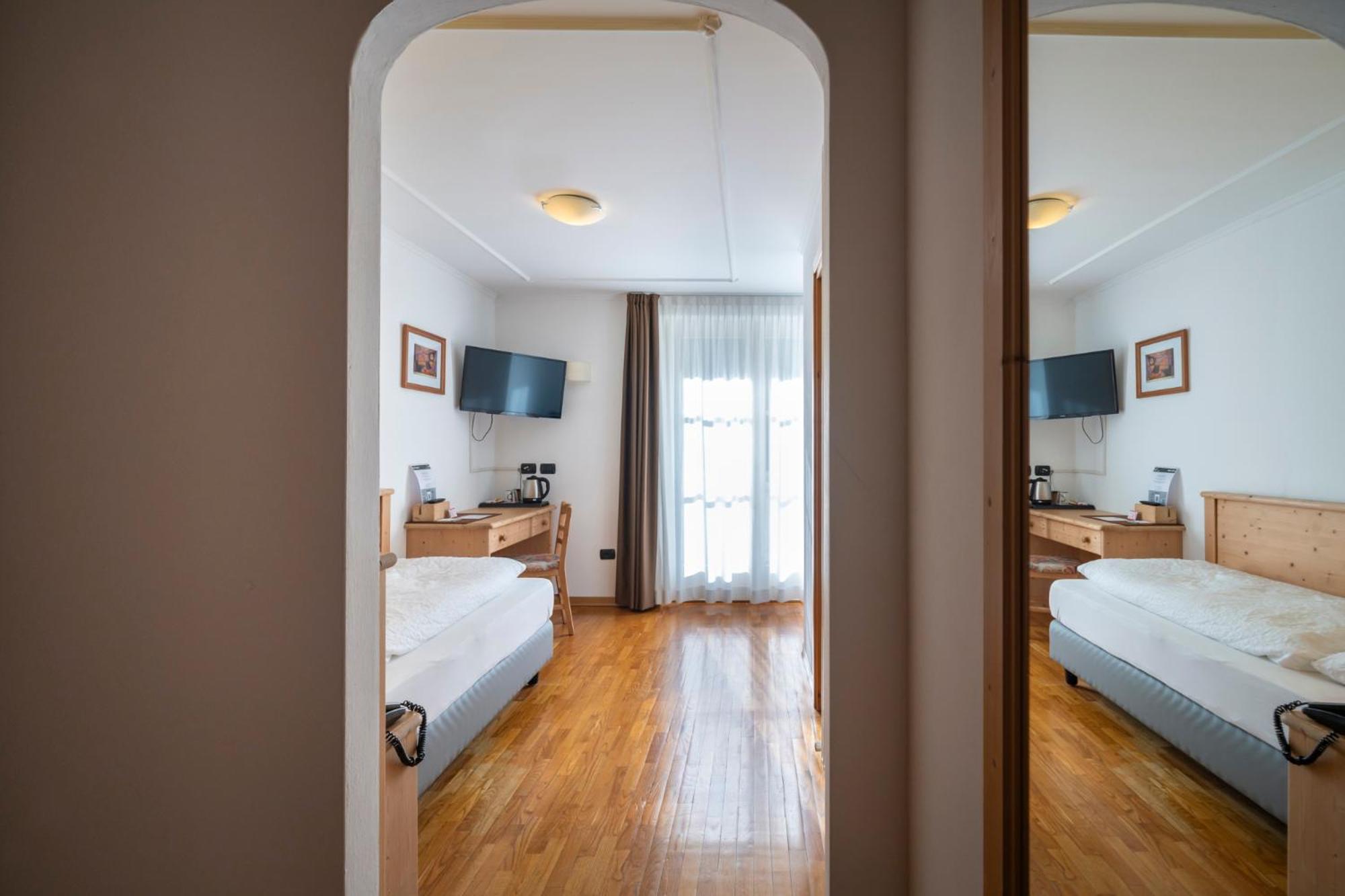 Hotel Erica تيزيرو المظهر الخارجي الصورة